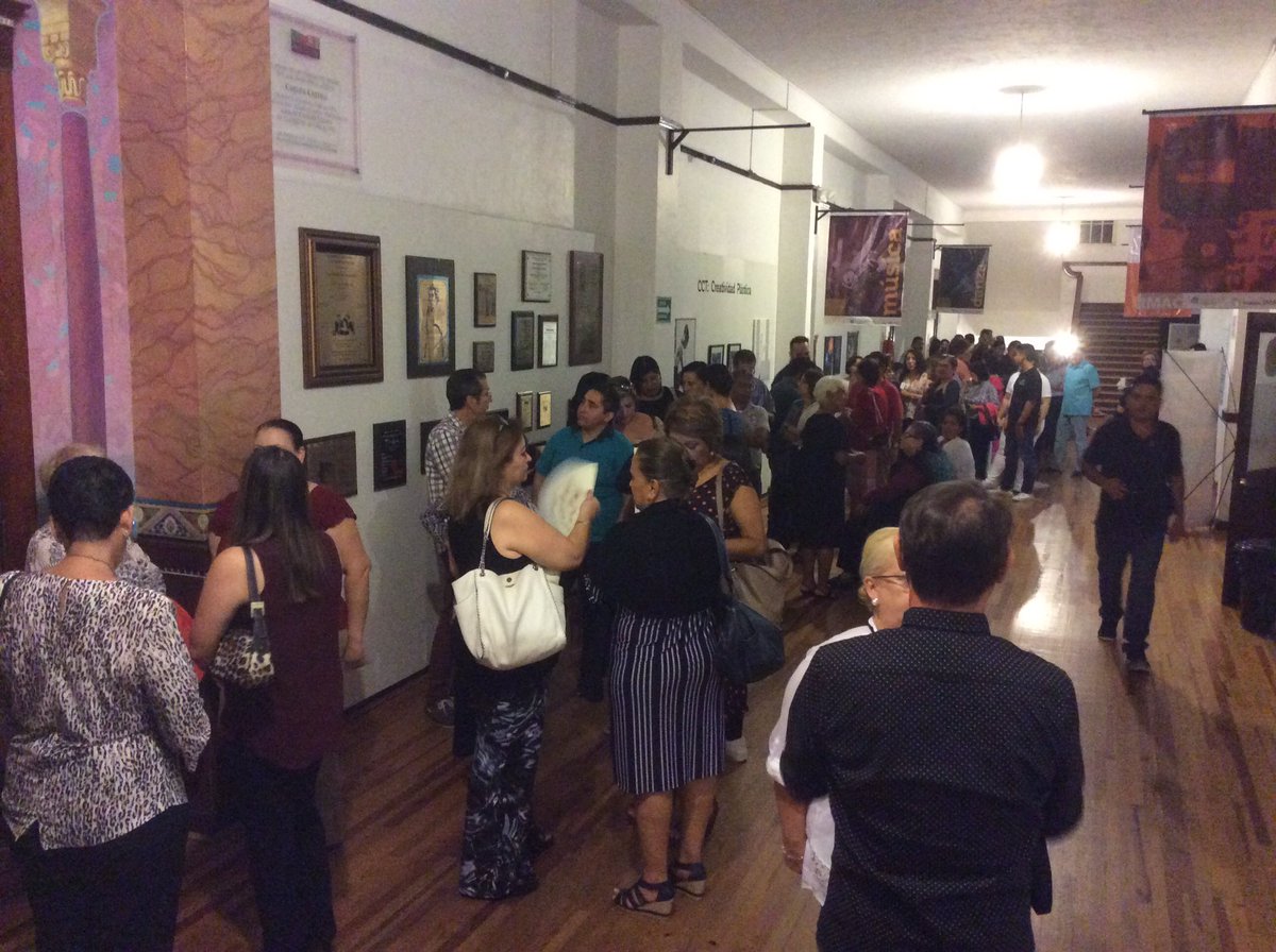 Con el estupendo actor Héctor Bonilla en el XVI Festival de Octubre (ICBC) y XL Años de Casa de la Cultura de Tijuana (IMAC)