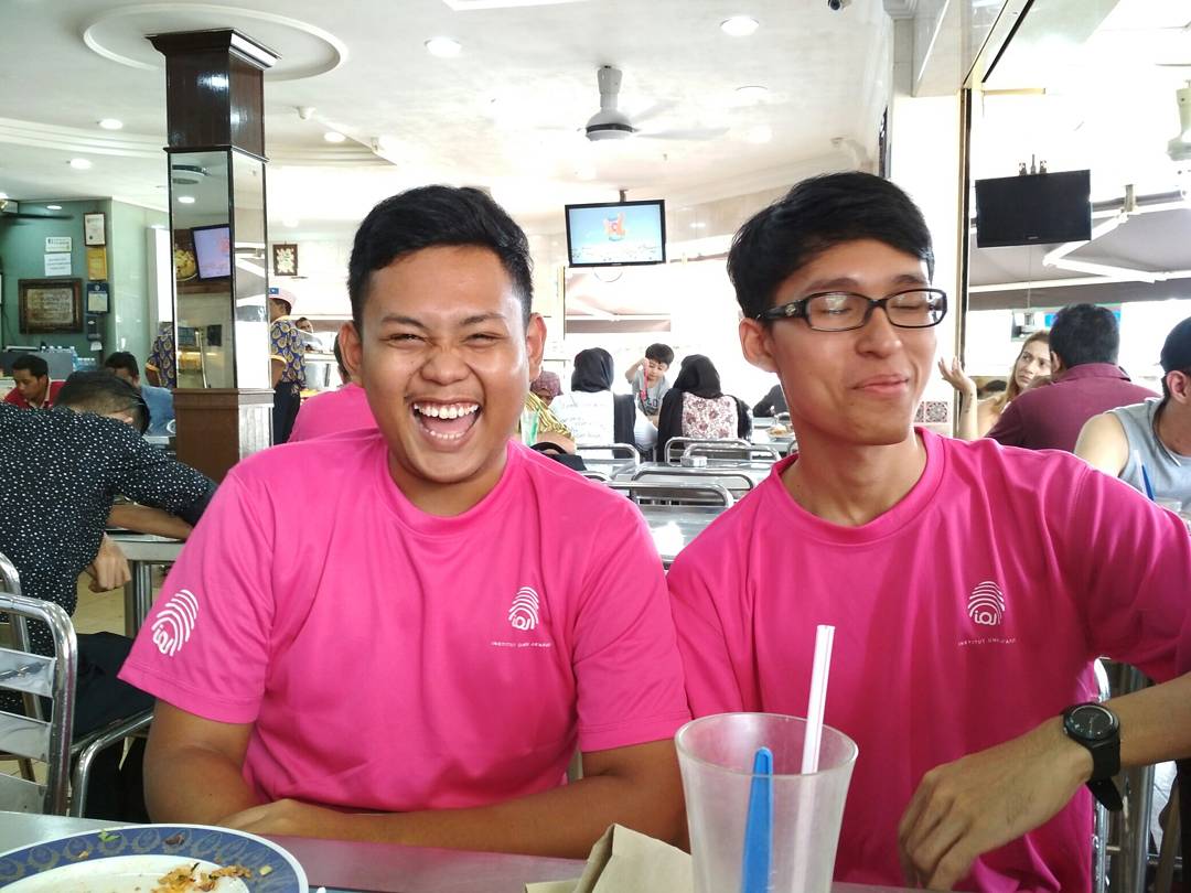 Hafizlkfli's tweet photo. All set and ready for today's MUR 2017 roadshow at MidValley and around Bangsar Village. #IOJ #IOJambassadors #IOJTheTouch 🤗😱 https://t.co/IaG7ijIOin