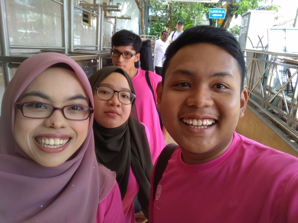 Hafizlkfli's tweet photo. All set and ready for today's MUR 2017 roadshow at MidValley and around Bangsar Village. #IOJ #IOJambassadors #IOJTheTouch 🤗😱 https://t.co/IaG7ijIOin