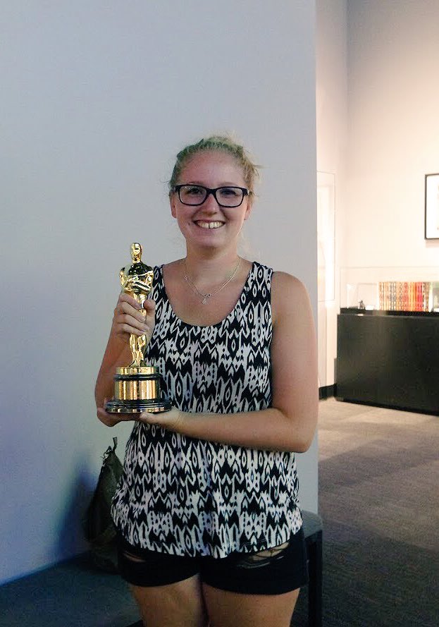 NarrysMedicine_'s tweet photo. Me holding an oscar which is heavier than anything I use at the gym 😂 #LAthrowback https://t.co/ihqUnLdn9Q