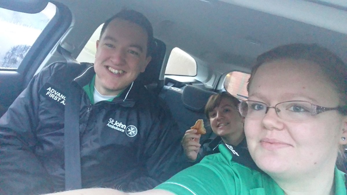tinaecolwell's tweet photo. The original team back together! #readytolearn #EMTcourse #firstday #mysjaday @SJAStudentVol @stjohnambulance @plymunifirstaid https://t.co/oRQ9SehHVl