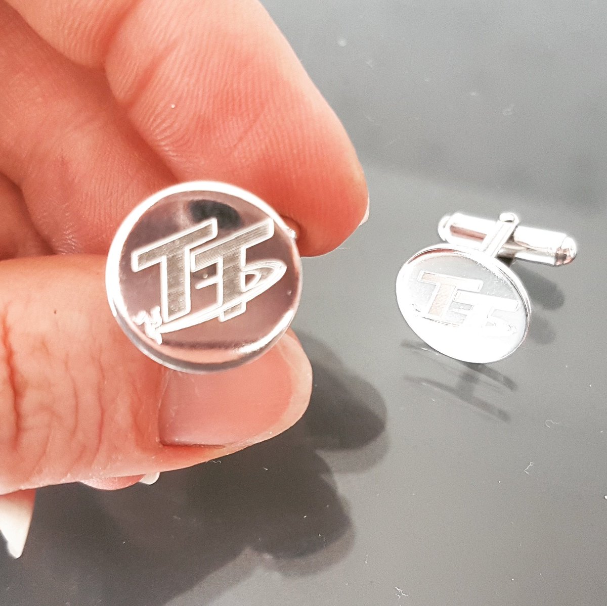 iomttjewellery's tweet photo. Looking for Christmas pressies?! Look no further! My range of #iomtt jewellery is perfect for all road racing fans! https://t.co/Gn2fhPtmhF https://t.co/iBKiFJEekU