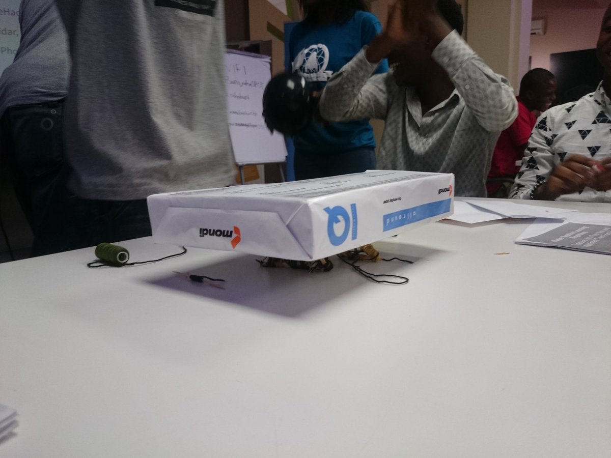 ediebax's tweet photo. #SHDDar2017 #design challenge winner @bunihub @sciencehackday @rahabroadband #ScienceHackDay https://t.co/vZjl5qTk2F