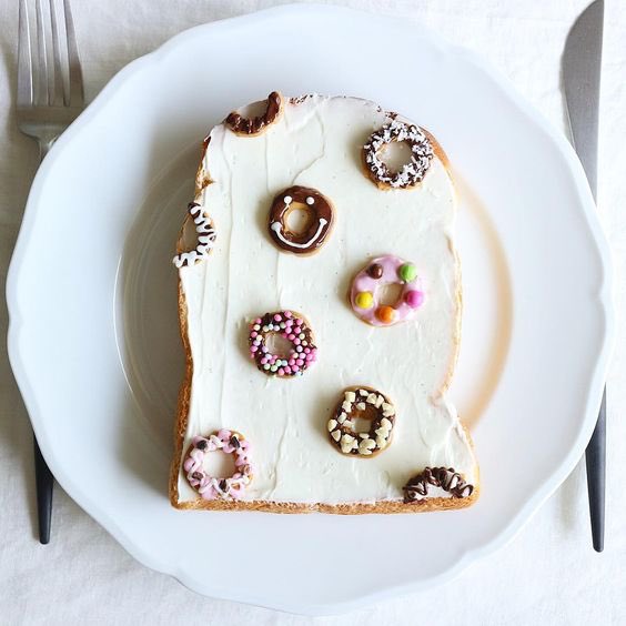 DanzFoods's tweet photo. The weekend is made of love and love is made of pretty little things on our #Danz bread... Cheerio to an ideal weekend! https://t.co/lxAPVMUhP6