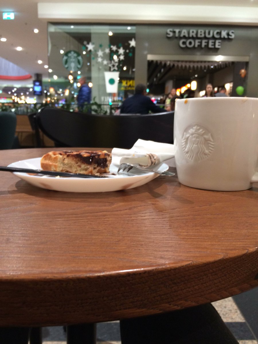 ASendyka's tweet photo. Morning! #GaleriaKrakowska #starbucks https://t.co/Bp197ueCoP