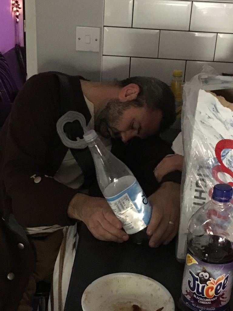 Rocknroll evening with @Karenmoooo. Although some sailors just can't handle their ale 🍺😆