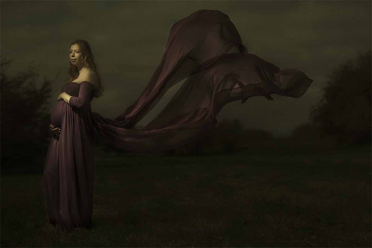 KJSixma's tweet photo. Shot this at a recent #pregnancyshoot. Something out of my comfortzone. What do you think? Love to hear some reactions! #canon #elinchrom https://t.co/GFUFeBjjWW
