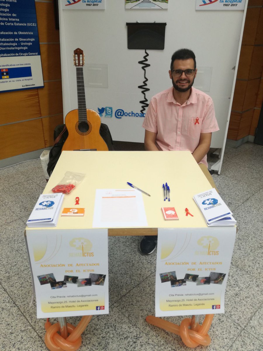 rehabictus's tweet photo. Primera jornada de nuestras mesas informativas en el Hospital Severo Ochoa de Leganés. #DiaMundialdelIctus #ictus https://t.co/G6vPPjgGGj