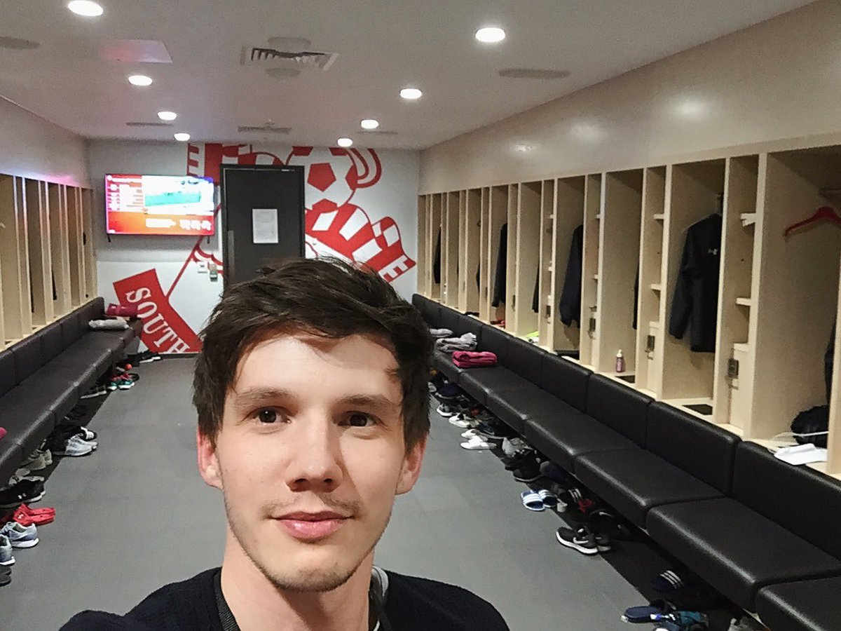 joebrooksmusic's tweet photo. So lucky to get a complete behind the scenes look at how #saintsfc operate at Staplewood 🙌🏻🙌🏻 thanks @SouthamptonFC 🔴⚪️⚽️😇#wemarchon https://t.co/d7TJpiq055