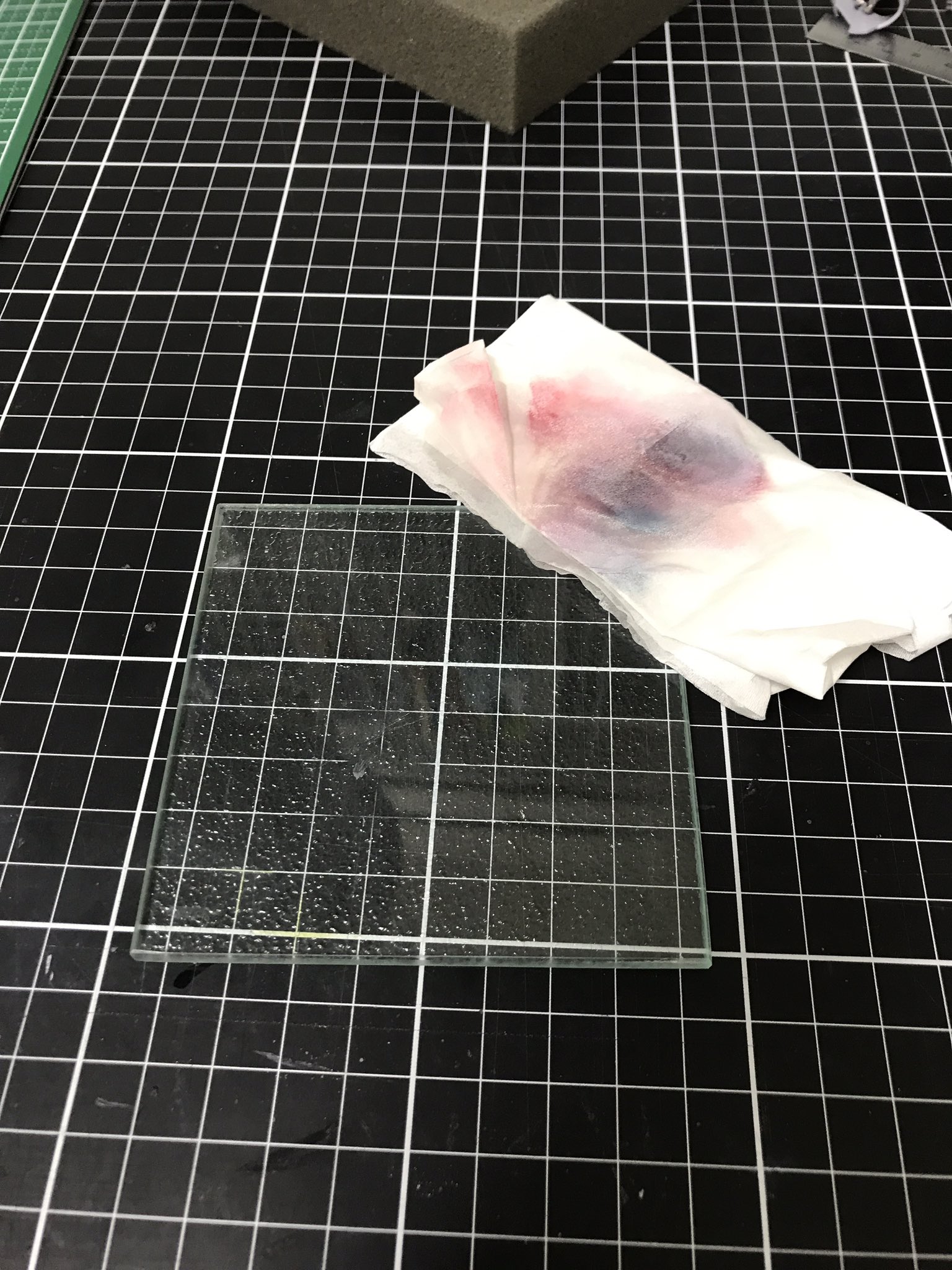 Mokeo 師走 100均のセリアで買ったガラスのコースターの絵柄をツールウォッシュシンナーで拭き取り エッチングなどのカッティングマットを作ってみた٩ W T Co Serak3k6fc Twitter