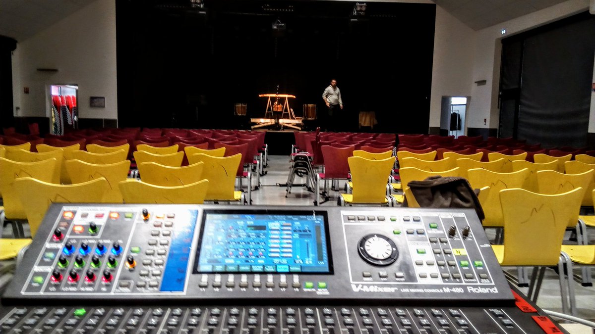 kalakantrio's tweet photo. Soundcheck Laruns! #espace2015 #kalakanlive https://t.co/13xifGmD3w