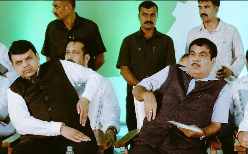 right_lot's tweet photo. Who do you think would hv farted loud?? #BestKeepWinning https://t.co/poJpxry0uh