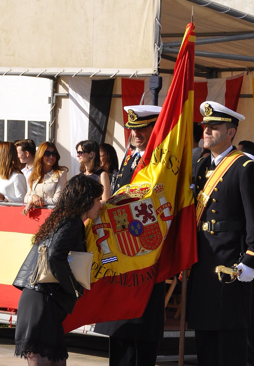 Armada_esp's tweet photo. 176 marineros de las Escuelas ESCAÑO y ESENGRA #Ferrol y 72 civiles han efectuado en ESCAÑO Juramento o Promesa ante Bandera 🇪🇸¡Enhorabuena! https://t.co/TBvfGYz1Qb