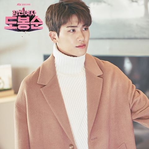 hyungsikvisual's tweet photo. rt if you miss ahn minhyuk. https://t.co/xIZIScxs6g