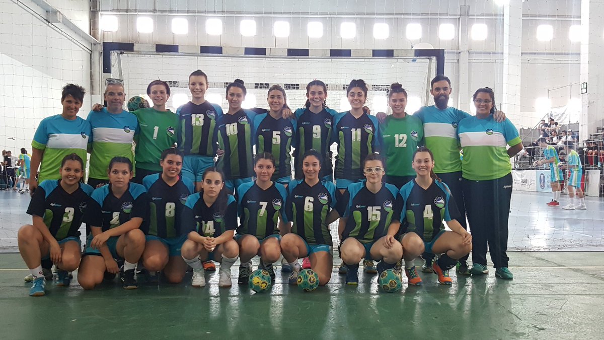 CAHandball's tweet photo. #Juveniles2017 Mirá los últimos minutos de Atlántica-FeMeBal, Final del "A" Fem. y ASBal-Neuquén, Final "B" Masc. en https://t.co/BLAjiXmdoG https://t.co/EJfwMeAt8F