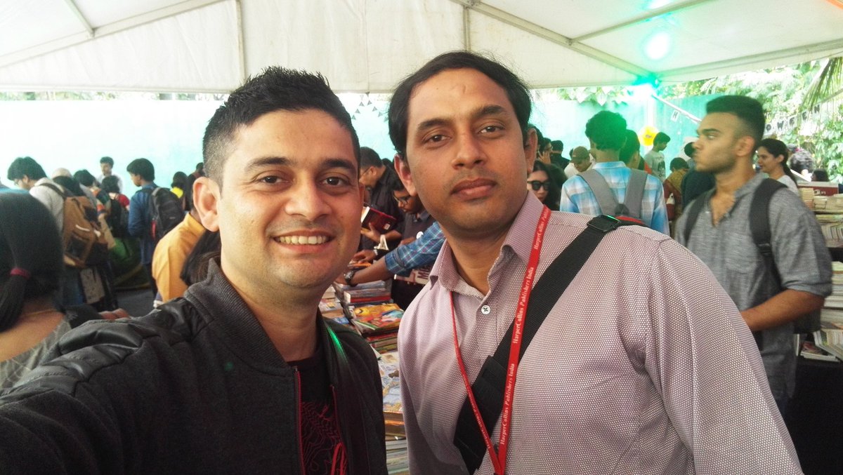 nakulshenoy's tweet image. Best moment of all: With the wonderful Sainath of @HarperCollinsIN who ensured that my book #SmartCourseInMagic was available at @BlrLitFest