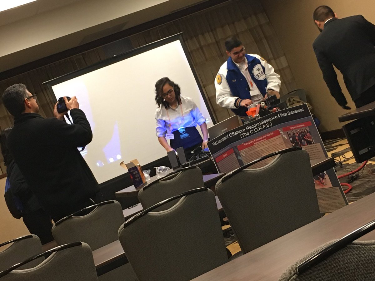 stemgalrocks's tweet photo. Attending #STEMsation conference 2017 @hyattregency for some early morning #robotics #collaboration https://t.co/6wwjjivCRU