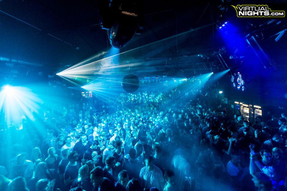 koeln_de's tweet photo. Im Veedel Club herrscht tropisches Südsee-Feeling. Im YUCA heißt's "Geh tanzen!" Unsere #Partytipps: https://t.co/EaGnxkITje #feiern #party https://t.co/HbY6hPYFxk