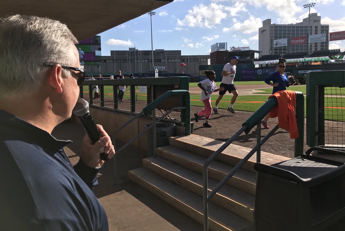 GoYardGoats's tweet photo. Great day for #RunForKidsSake with @NBBBS and MC @bobmaxon at #DunkinDonutsPark https://t.co/AaTE2Pkvo8