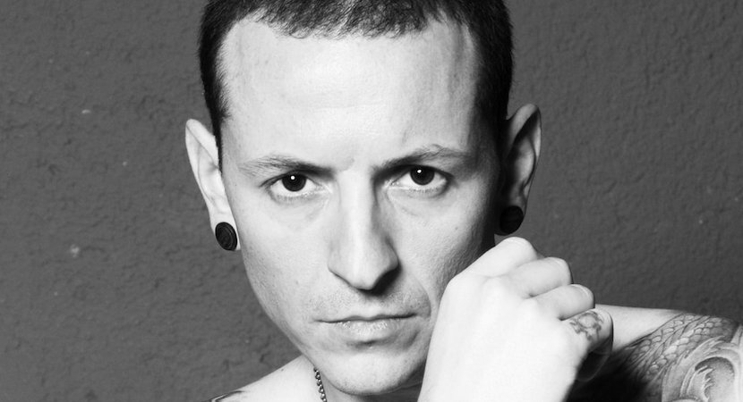 theflowmag's tweet photo. Linkin Park посвятили Честеру свой первый концерт после его смерти. Ничего трогательнее вы сегодня не увидите.

https://t.co/m5OJMSOLnl https://t.co/GaYtLvOdSo