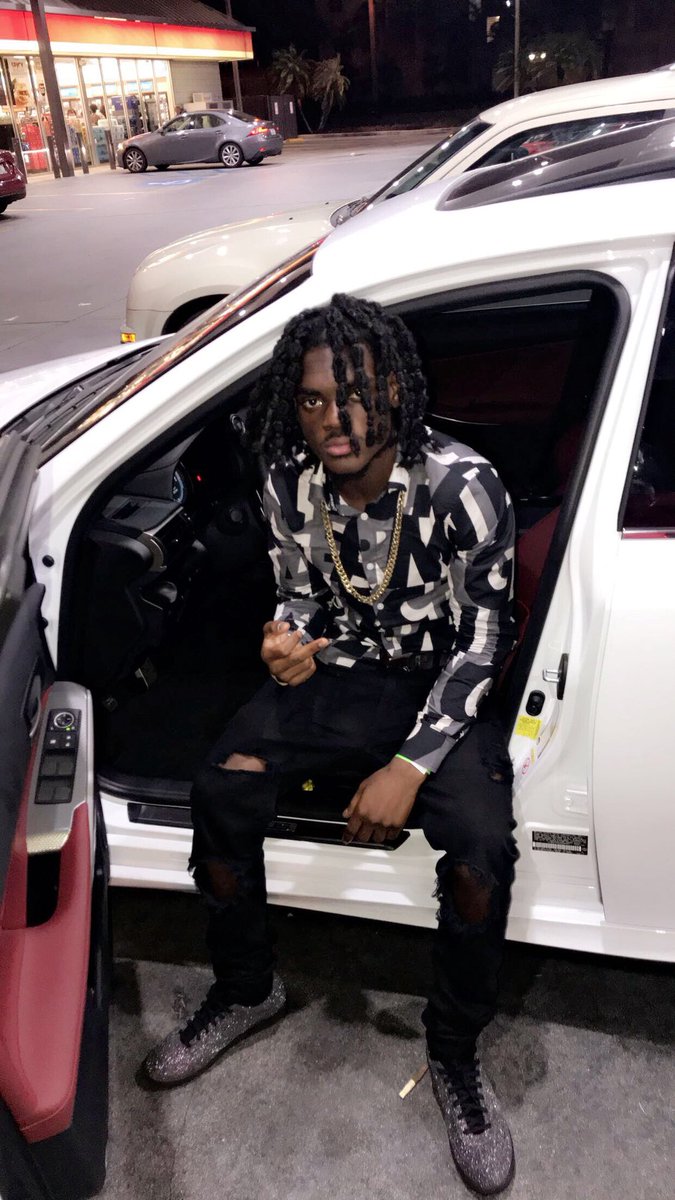 160Bug's tweet image. Most of all ain’t like dese other niggas, Im the man now I demand it🔥🤑‼️#NMBHOCO2k18