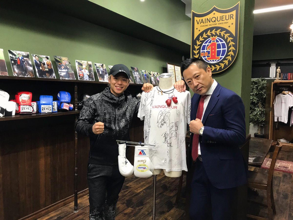 takerusegawa's tweet photo. VAINQUEURさんで
次回のスーツの打ち合わせ!
生地、裏地、ボタン色々こだわらせて頂きました。
完成が楽しみ👔
@vainqueur2016
#オーダースーツ #VAINQUEUR
#スーツは男の戦闘服
#adidastokyo #ZNE #thepulseof https://t.co/EjpUmVssib