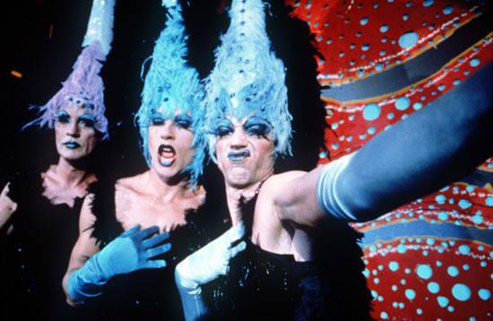 67. 스티븐 엘리어트 감독 / 프리실라 펠리시아 (가이 피어스) 미치 (휴고 위빙) 버나드(테렌스 스탬프) 20년 전이구나... 이런 영화 또 안 나오려나...Tra...