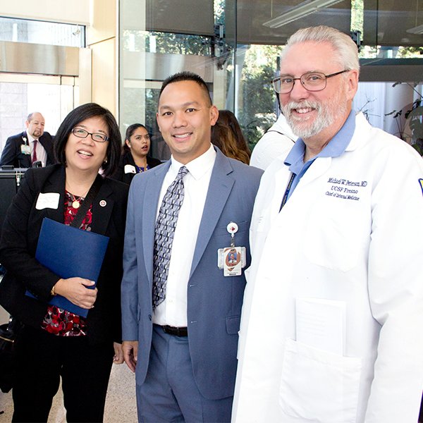 UofCalifornia's tweet image. Advice to my freshman self: Enjoy learning for the pure pleasure of learning.—@ucsffresno chief of medicine Michael Peterson #FirstGenUCSF