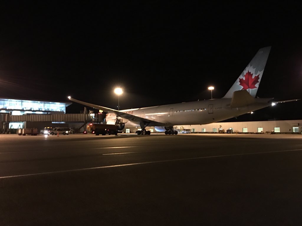 TomPodolec's tweet photo. @83Mitchy Air Canada #AC858 Toronto to London diverted to Halifax overnight; medical. Continued shortly after.
๐ต๏ธ@83Mitchy @pblaauw
๐ท@iamRyanWhitman https://t.co/WyesxBEwwZ