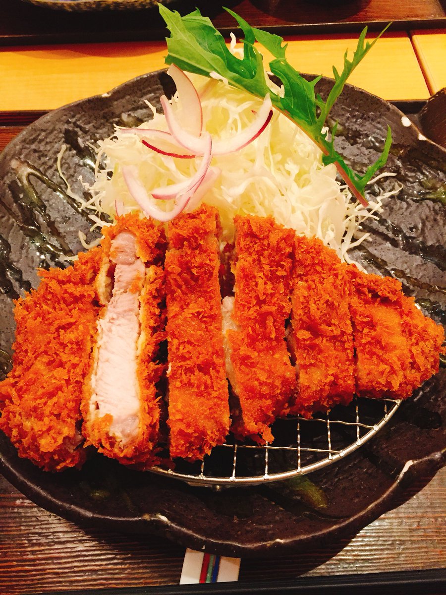 pampukinhat's tweet photo. 江東区新砂【マ・メゾン】
『青森県産こだわりポークの熟成ロースかつ定食』
#グルメ #飯テロ #トンカツ #ロースかつ #お腹ぺコリン部 #江東区 #夕飯#SUNAMO https://t.co/lFXQ85PKxR