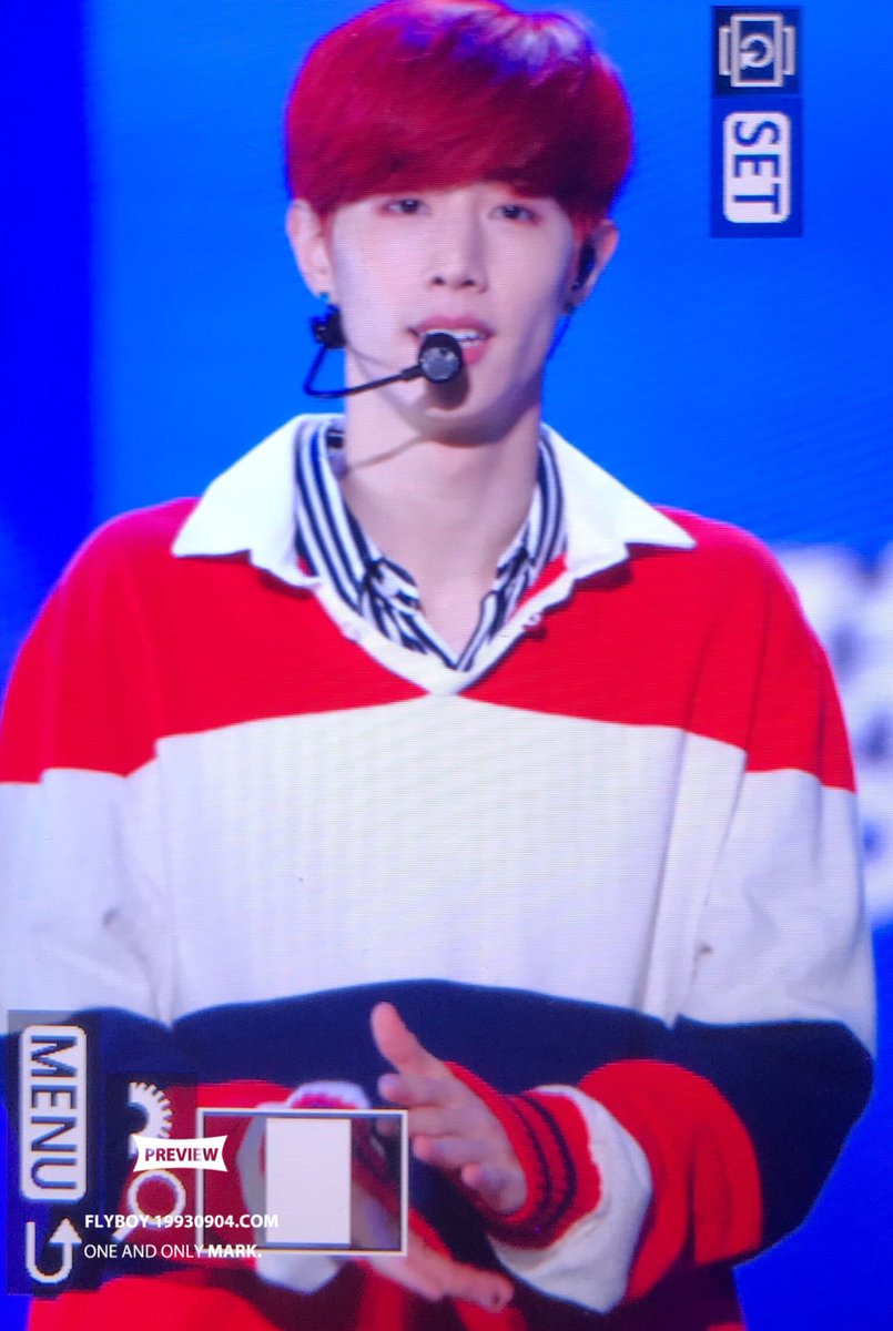 19930904com's tweet photo. 171028 평창뮤직페스타 오늘의 빨간 맠 💕 #GOT7 #갓세븐 #Mark @mtuan93 https://t.co/kD5Mq19aHz