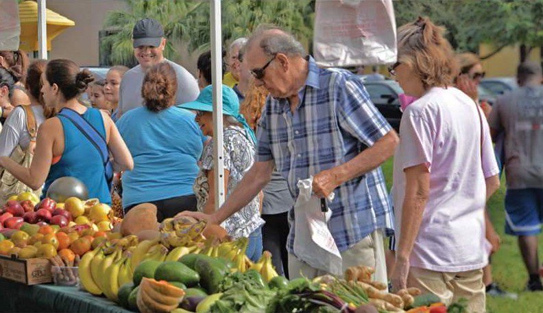 MarketCompMIA's tweet photo. We open at 9am this morning. Visit the @MiamiLakesNews farmers market early and avoid the rain! #iheartmiamilakes https://t.co/nsyNluo04M