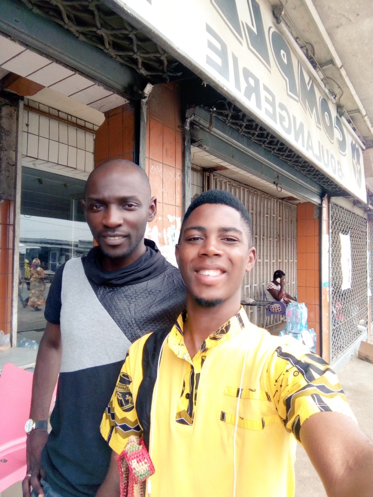 alainyoudjeu's tweet image. Nous sommes déjà posé à Ange Raphaël pour vivre le #Talentchallenge offert par Canal +.Des talents viendront s'exprimer. 150.000fcfa