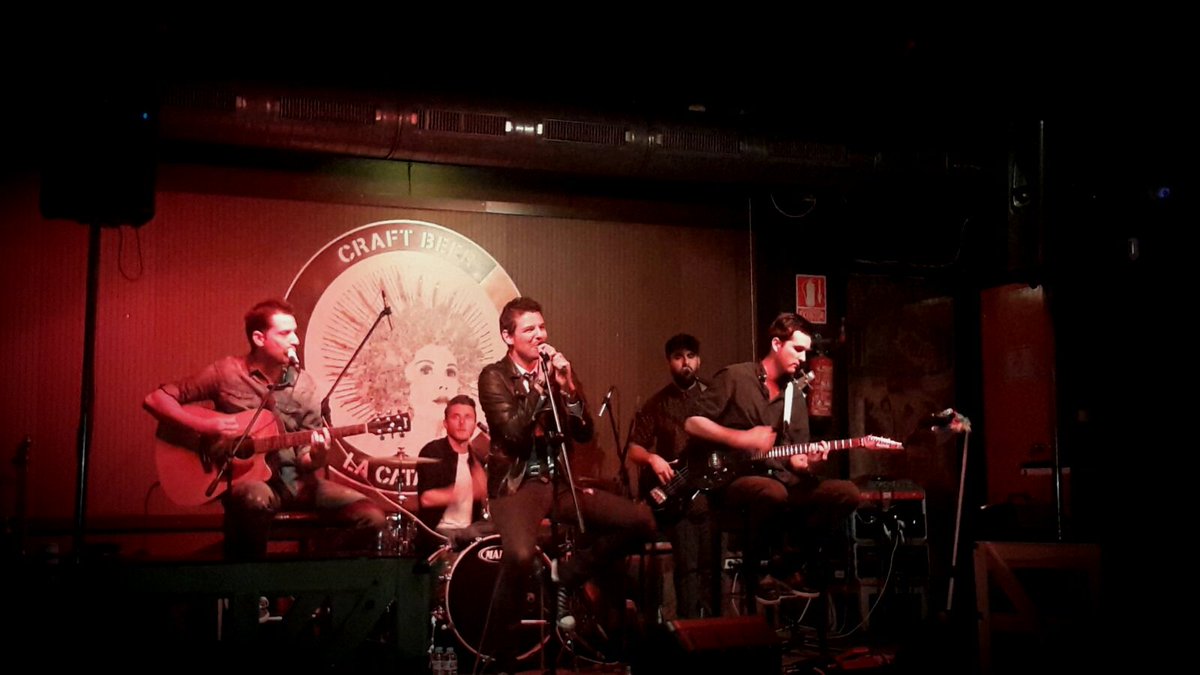 Noche sublime en Marbella junto a unos enormes <a href="/bombaioficial/">Bombai</a> 🌴🌴 en <a href="/LaCatarinaCraft/">La Catarina</a> 🔝 entre amigos ❤❤😙😙
¡MUCHAS GRACIAS MARBELLA! 🍷 🍷⚘⚘