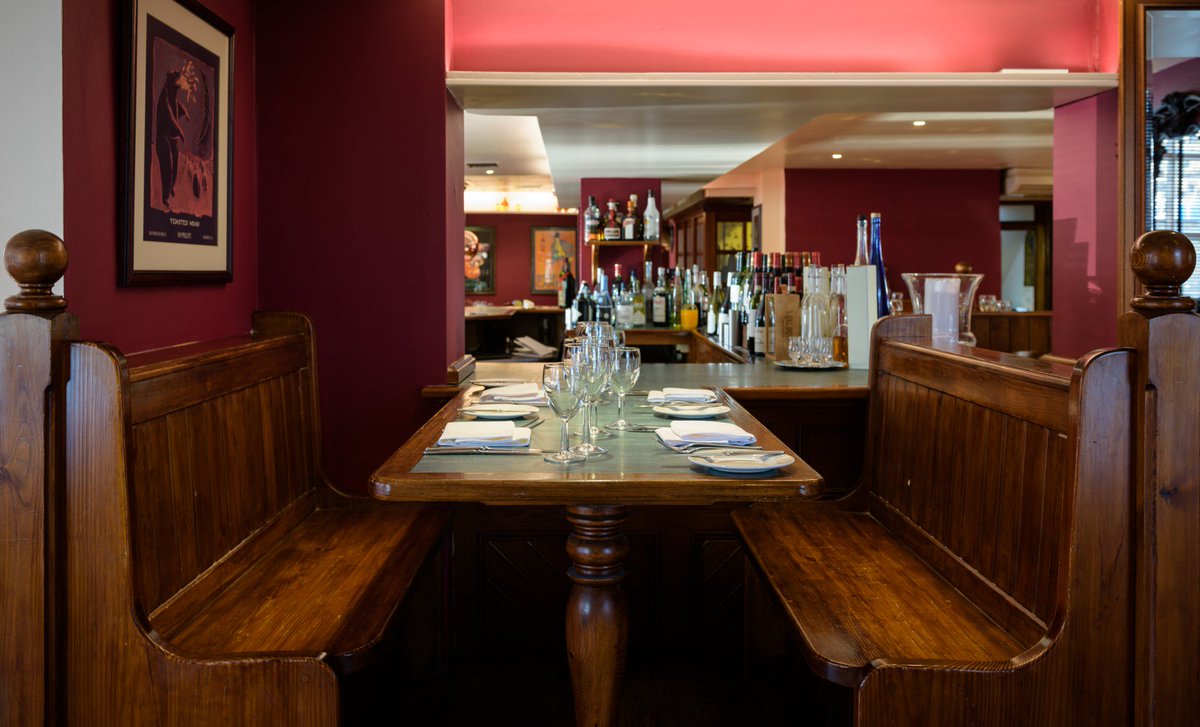 LaCachetteRest's tweet photo. Fancy a booth? We have 5 to choose from. https://t.co/C3BKdLwroo