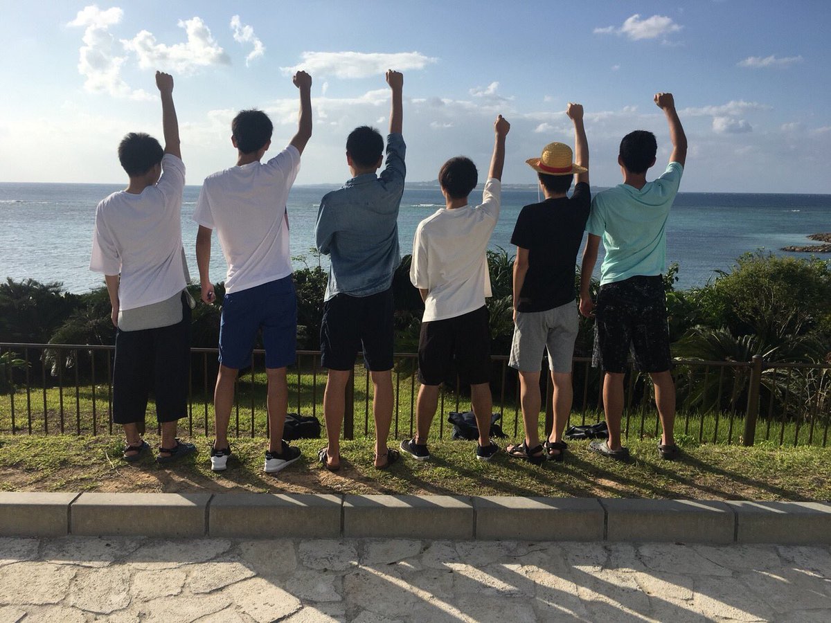 Shuuta スマホ スマホ スマホ この世の全てを手に入れた男 海賊王ゴールド ロジャー 彼の死に際に放った一言は人々を海へ駆り立てた 俺のスマホか 欲しけりゃくれてやる 探せ この世の全てをそこに置いてきた 男たちは沖縄を目指し 夢を追い