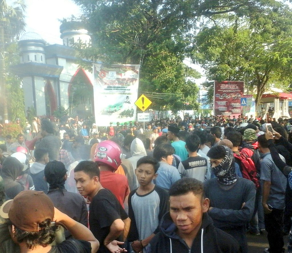 MANSYAH30170895's tweet photo. Ini aksi Sumpah Pemuda terus apa hasil aksi ??

#SumpahPemuda2017
#Revolusi
#TeriakanRevolusi https://t.co/wplzTkj1XW