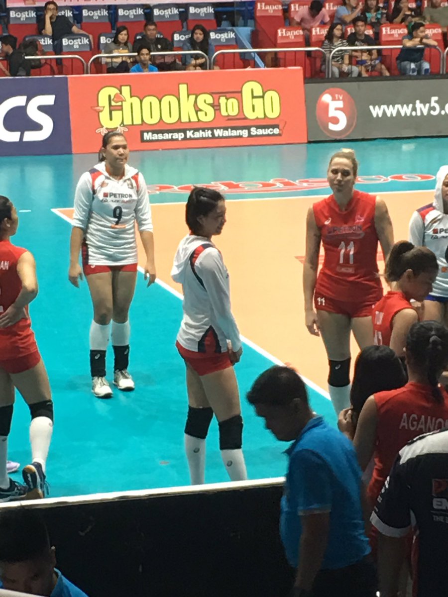 maeg_28's tweet photo. Goodluck fave @mikareyesss .. Go Petron..💙🏐 https://t.co/B3A46RpG0p