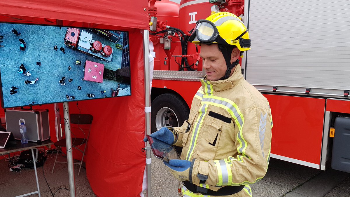 Rombit_com's tweet photo. Getest & goedgekeurd: onze Smart Fire Truck met video livestream & IoT-sensoren. #5Guards #Prototype #200jaarbia #opendeurdag @BZAntwerpen https://t.co/xBA7IuKjAn