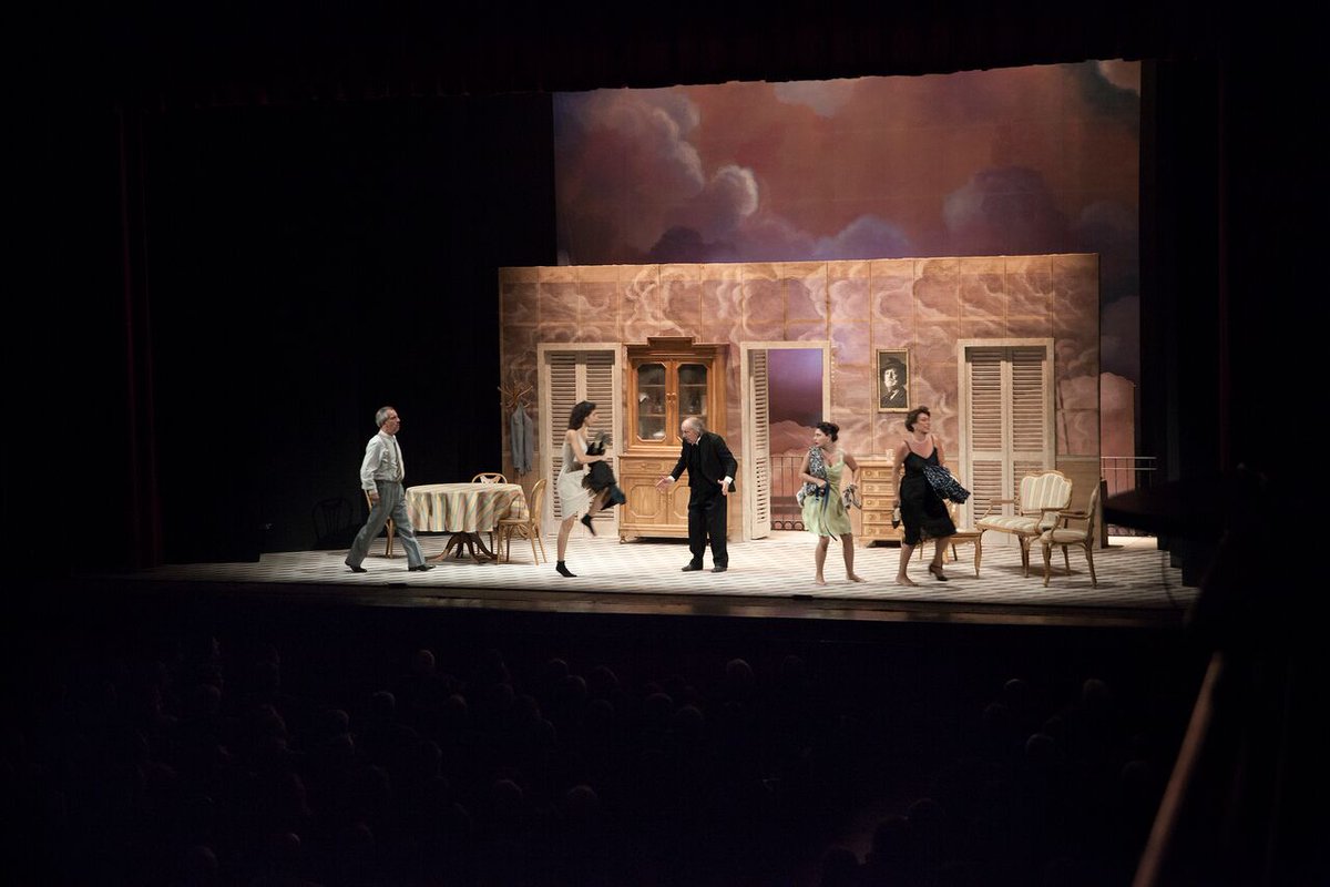 TeatroManzoniMo's tweet image. Grandissimo successo per "Non ti pago" - Compagnia di Luca De Filippo.© 2017 Echi di Carta. Info: teatromanzonimonza.it