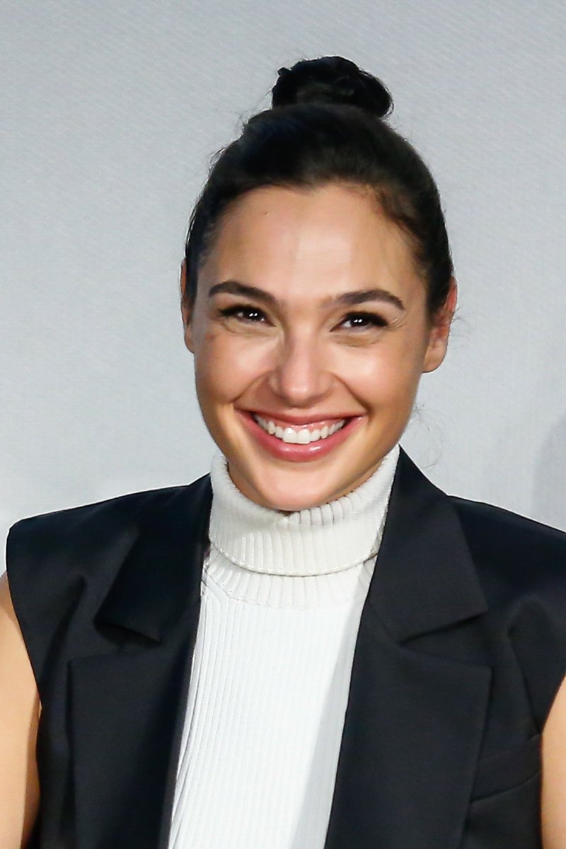 galgadotnetwork's tweet photo. PHOTOS: 'Justice League' fan meeting in Beijing, China (October 27th). #galgadot #JusticeLeague https://t.co/Oc83KJdqww