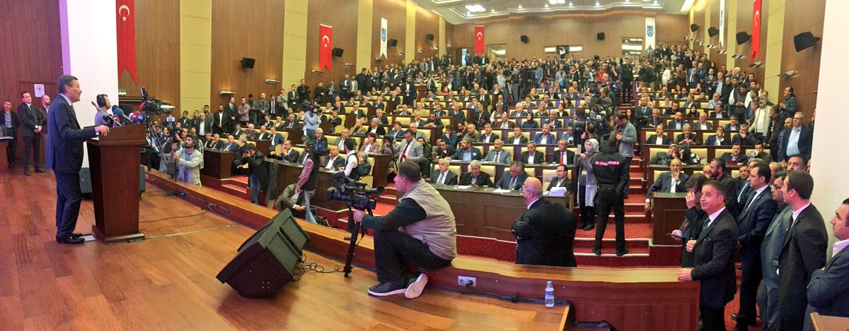 fotografpala's tweet photo. 1994 YILINDA LAİKLİK ELDEN GİDER DİYE 13 GÜN MAZBATASI VERİLMEYEN DÜNYAYA İSİM YAPAN DUAYEN @06melihgokcek BAŞKAN GİDİŞİ DE MUHTEŞEM OLDU https://t.co/kZDrQ7KWq1