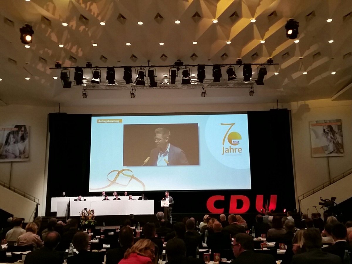 JURLP's tweet photo. Unser Landesvorsitzender @JoSteiniger in der Antragsberatung zum Leitantrag beim Jubiläumsparteitag #70cdurlp https://t.co/0yPgyvL71l