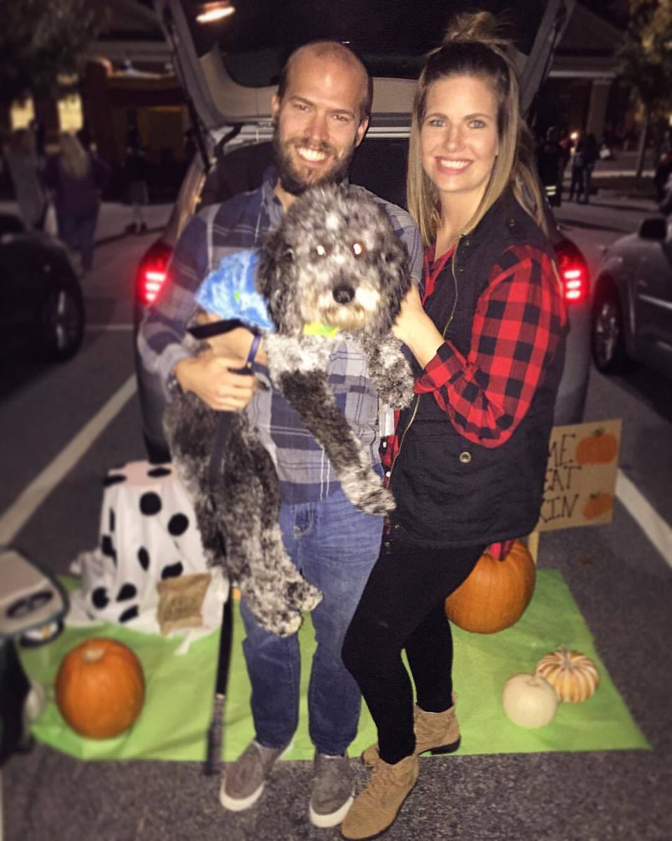 raewestbrook90's tweet photo. Trunk or Treat was a success! @MabletonES @MabletonPTA #ultimatelearningexpereince #firstgraderocks https://t.co/5b4ShlHTVO