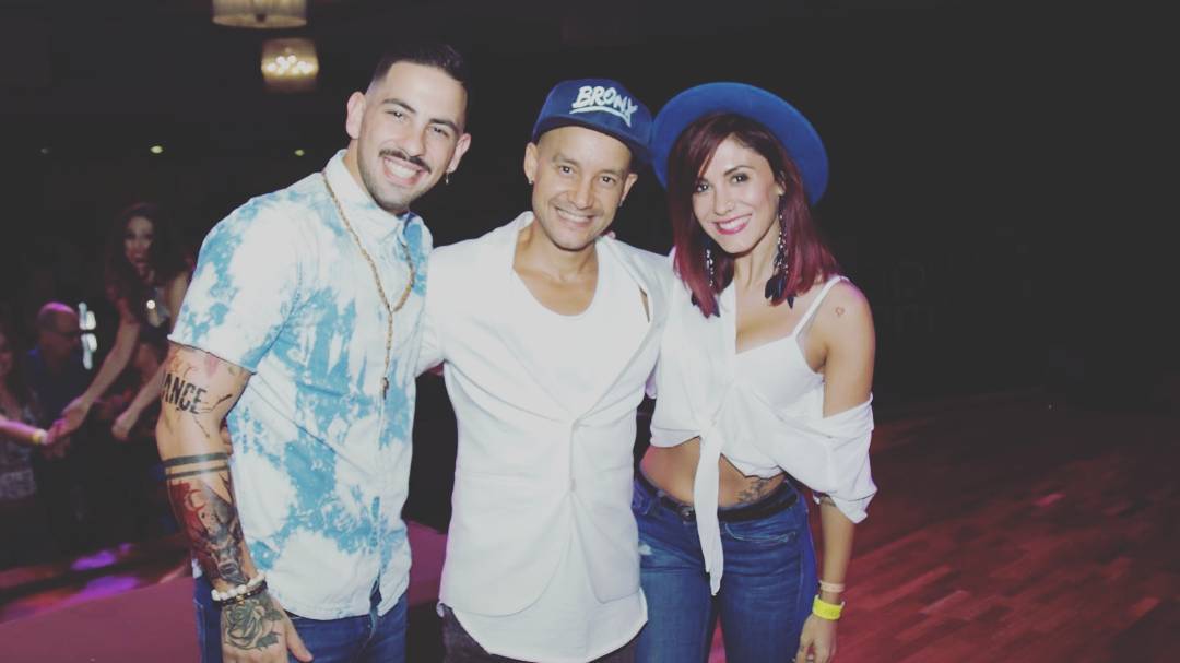 DyDoficial's tweet photo. 1°noche en Kizombachata Punta Umbría, #Huelva!!!
Con nuestra familia #dydWTP #sevilla
Hoy más y mejor!!!
#DanielyDesiree #dyd #kizombachata https://t.co/3xn9mt1QTH