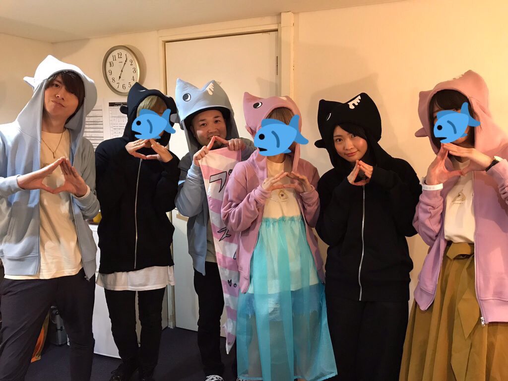 中西 On Twitter 鎖那ワンマンライブツアープリズムvol3 大阪公演終了しました 悪天候でしたが会場は晴天やったなしかし 大阪のみんな暖かくて大好きですv V また会おうね 明日の名古屋公演も全力で楽しむぞ Gt 中西 プリズムvol 3 Https T Co
