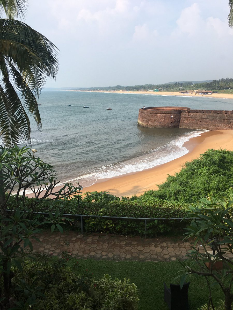 vikramchandra's tweet photo. Can someone please tell me why I live in Delhi and not in Goa?! 🤔 https://t.co/mrDOvyJph7