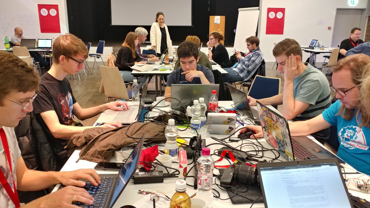 ChrsMueller's tweet photo. Super inspirierende Ideen entstehen... #opentourism #arosa #ergonomen https://t.co/F78VgJkVKo