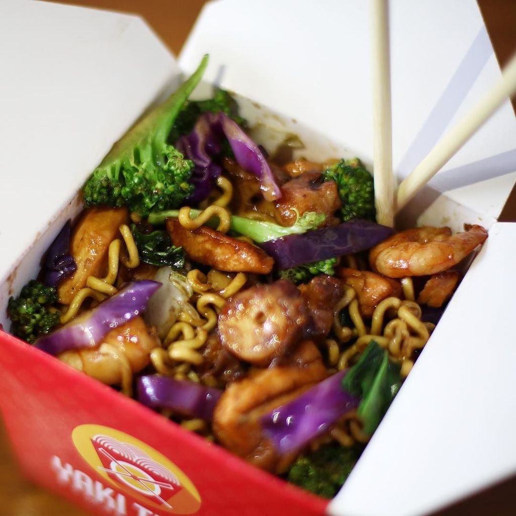 yakitime's tweet photo. Quem disse que ficar em casa significa não ter programação para o final de semana? Vem se deliciar com nosso Yaki Frutos do Mar!! 🍜🦑🐙🌱 #Yak… https://t.co/UDSyJdv0X0