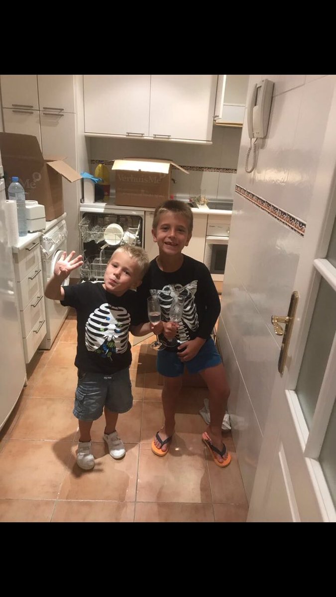 stevenwarnergis's tweet photo. 1 week to go and I see these little cheeky monkeys again #GetJobDoneFirst #PitStopInDevon #HOME #LifeChangingExperince #HeadHighAndHeadHome https://t.co/hD5mEoZIsd